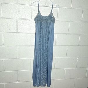 < Vintage Blue Nylon Slip Dress With Lace Detail >